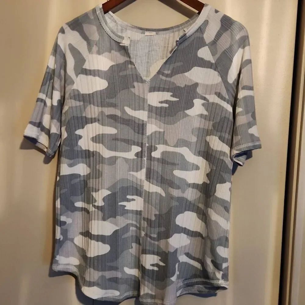 F45 Camouflage pale green and gray t-shirt